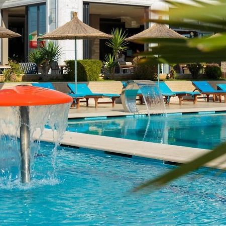 Kraal Hotel Vlorë Esterno foto