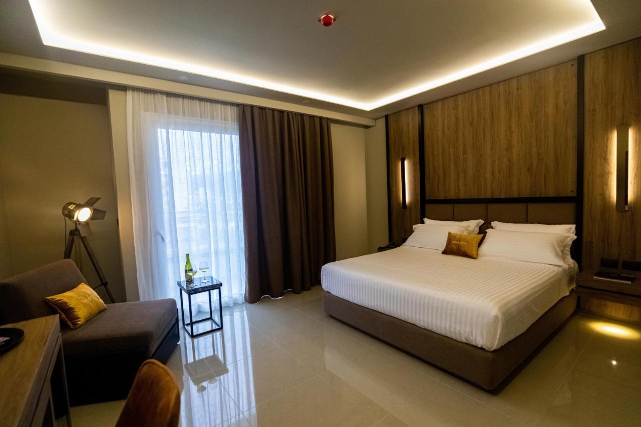 Kraal Hotel Vlorë Esterno foto