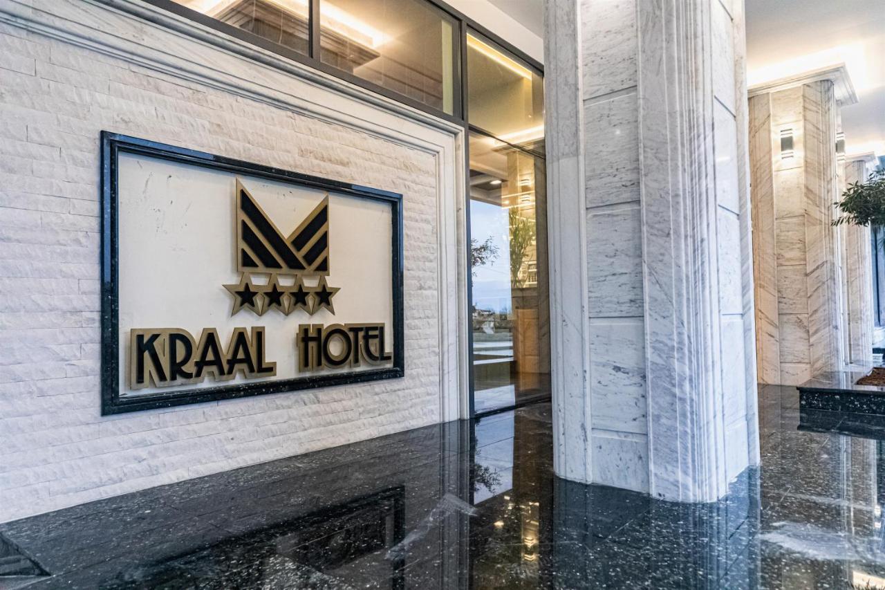 Kraal Hotel Vlorë Esterno foto