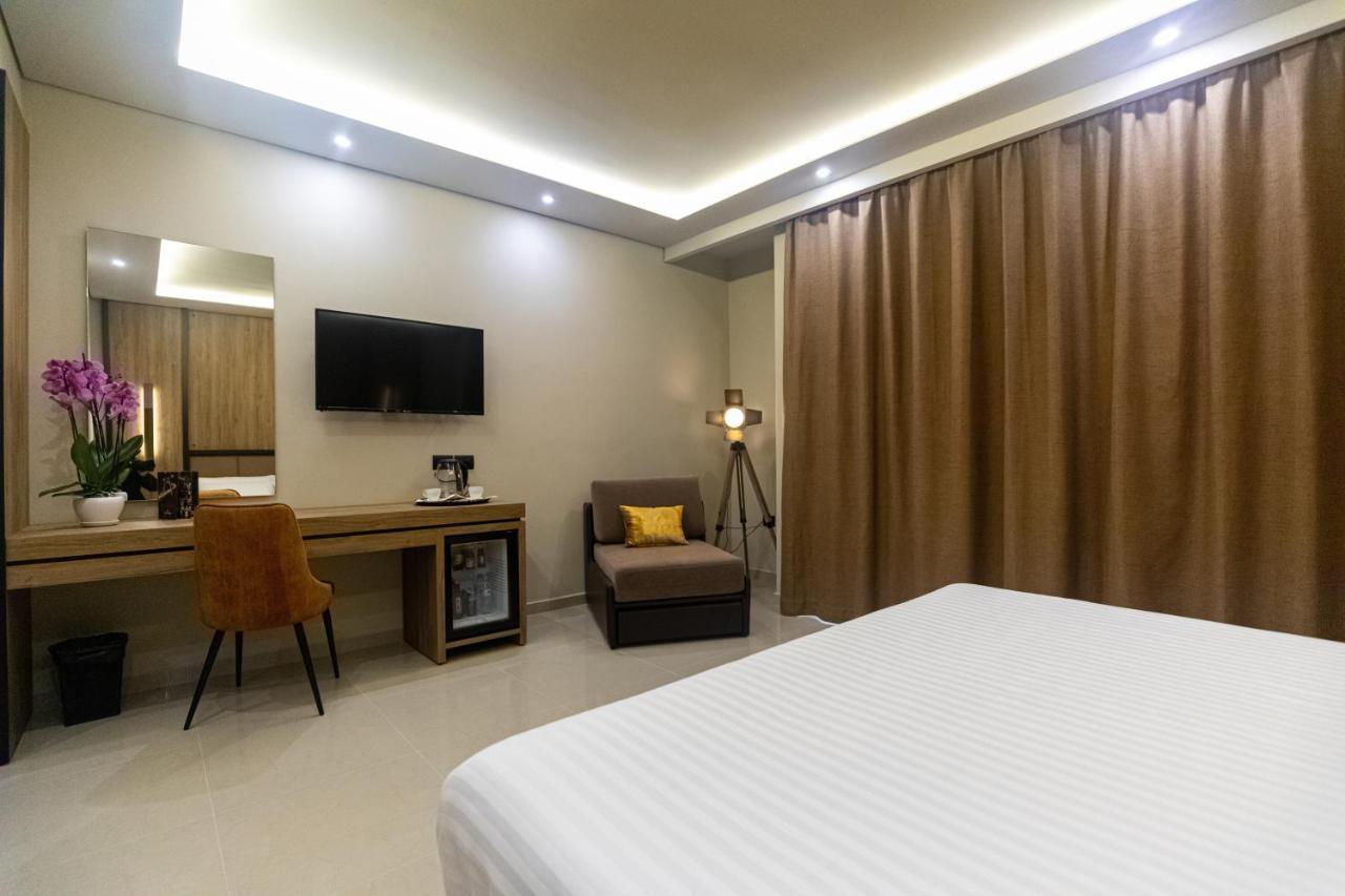 Kraal Hotel Vlorë Esterno foto