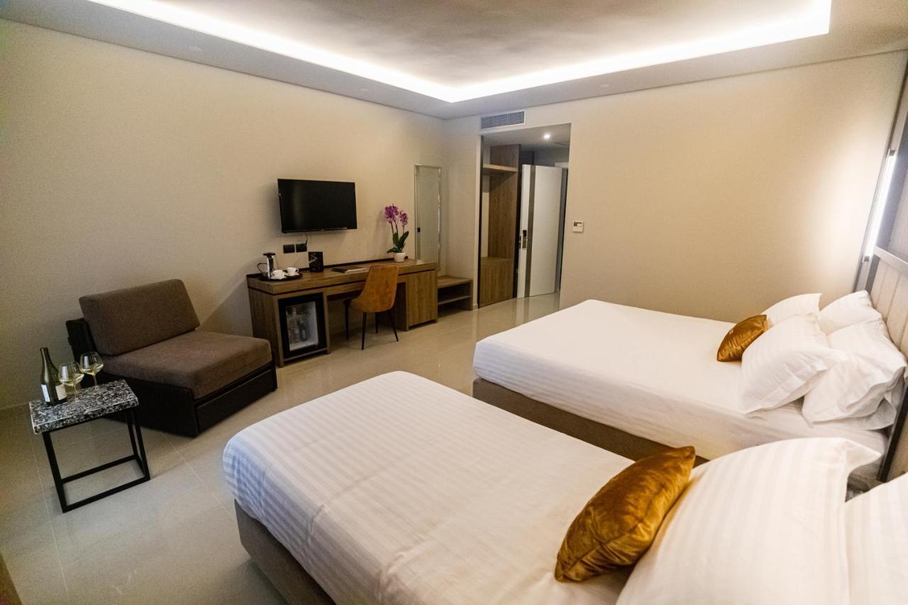 Kraal Hotel Vlorë Esterno foto