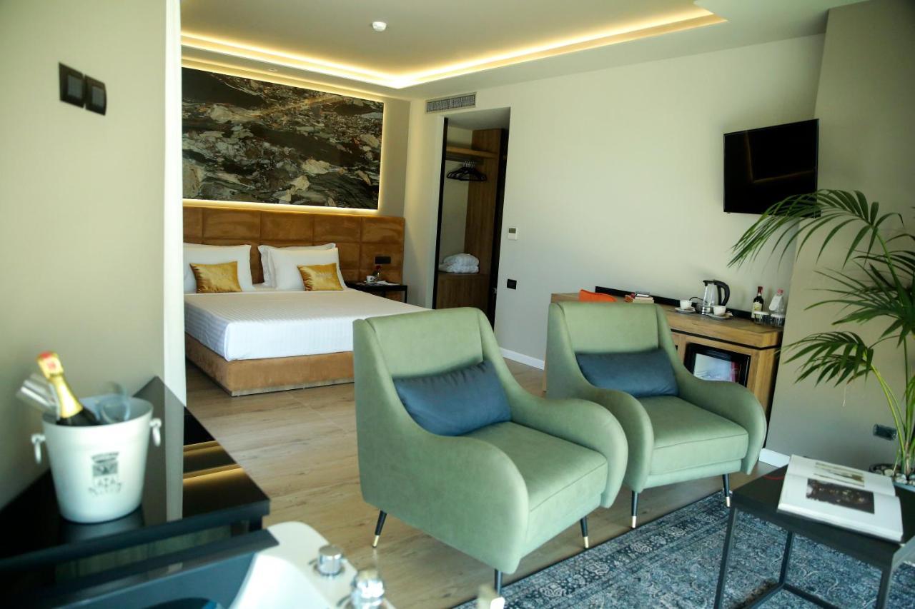 Kraal Hotel Vlorë Esterno foto