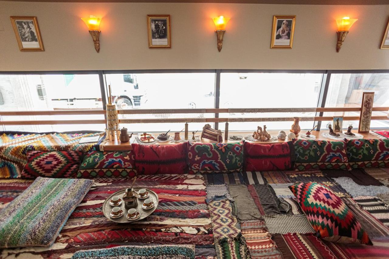 Kraal Hotel Vlorë Esterno foto