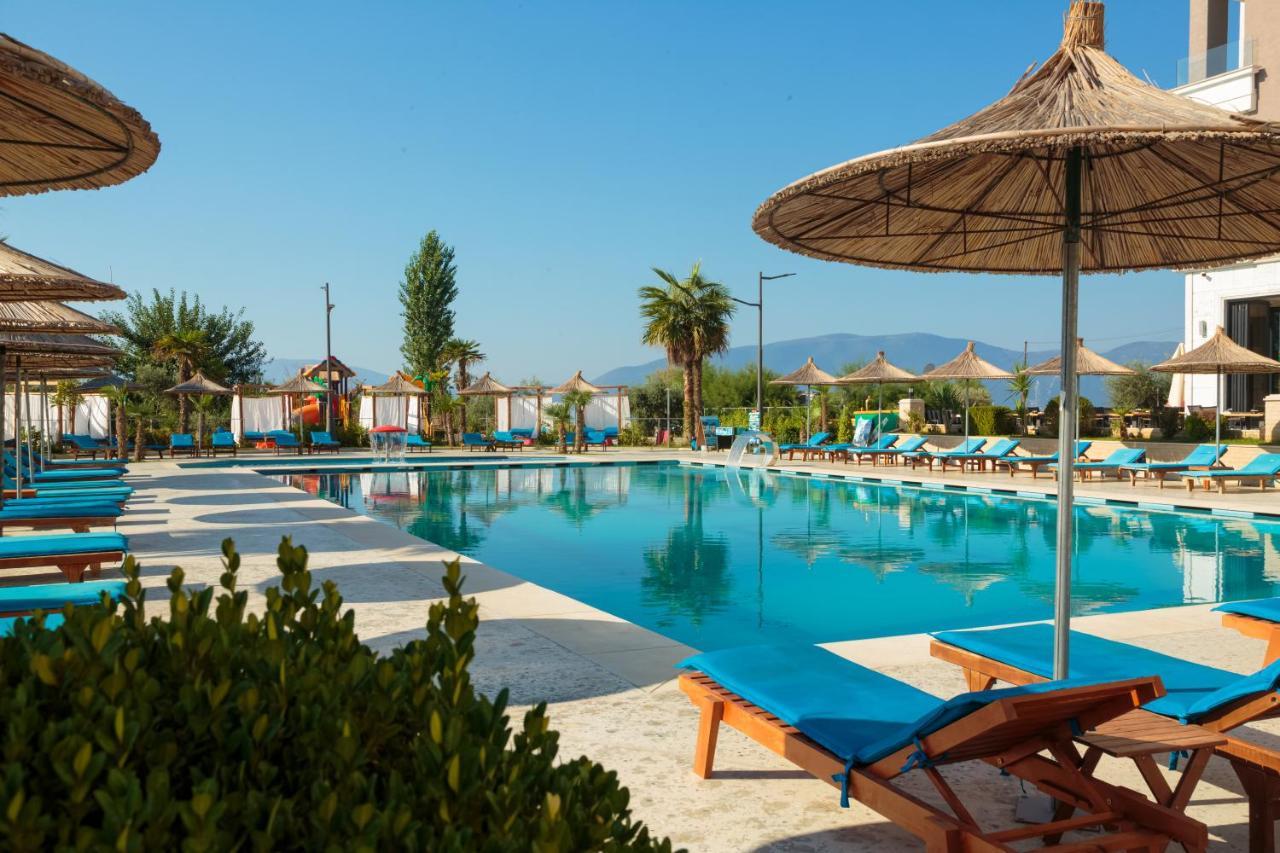 Kraal Hotel Vlorë Esterno foto