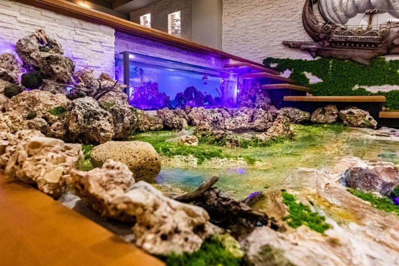 Kraal Hotel Vlorë Esterno foto