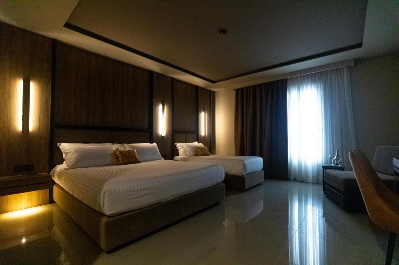 Kraal Hotel Vlorë Esterno foto